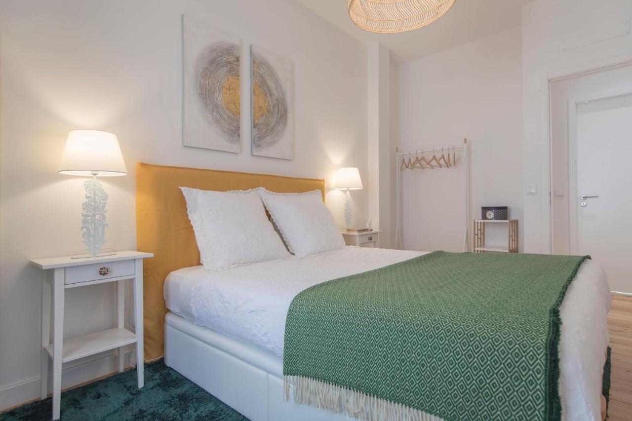 Lovelystay - Sunny Flat W/ Balcony Overseeing Graca And River Lisboa 外观 照片