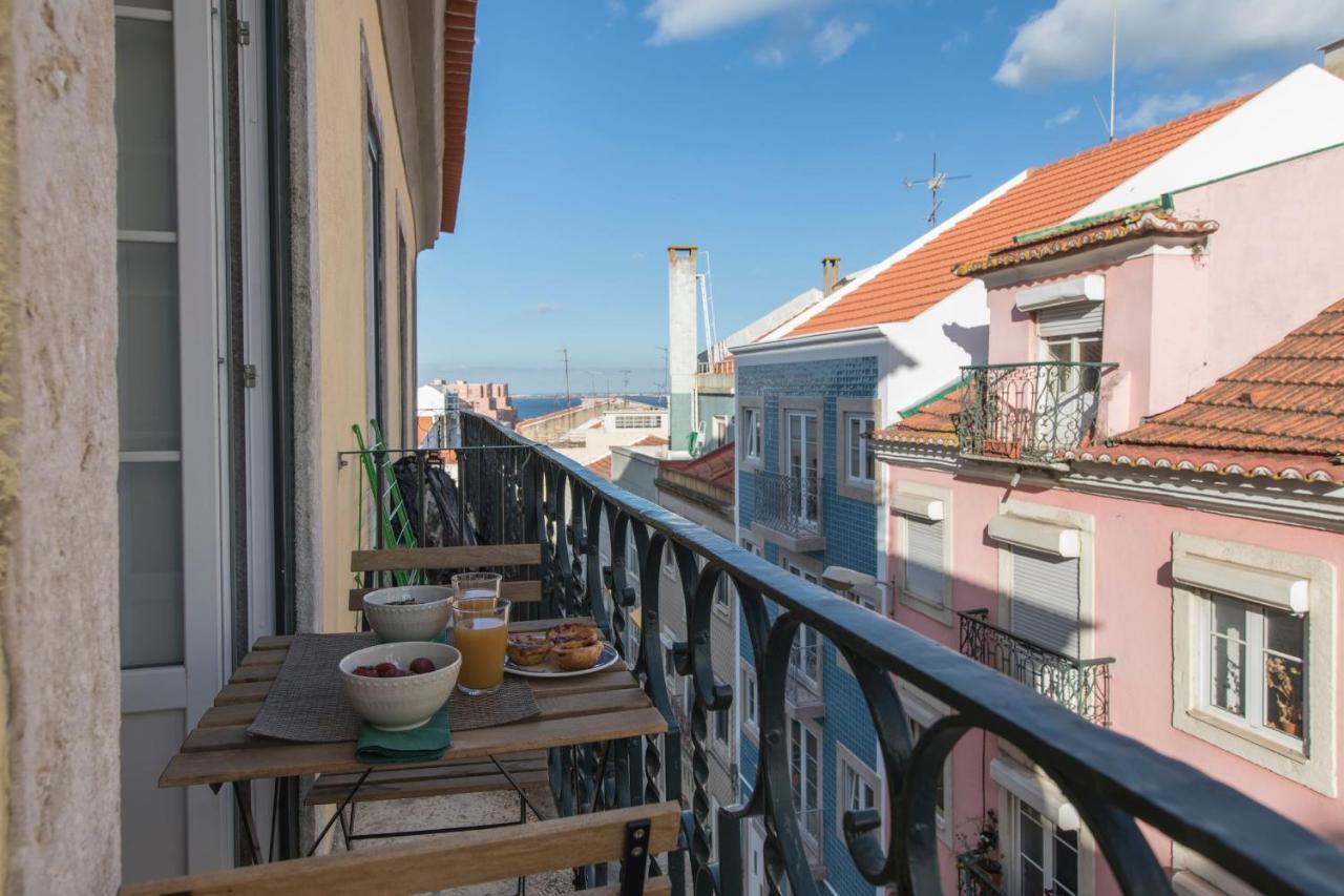 Lovelystay - Sunny Flat W/ Balcony Overseeing Graca And River Lisboa 外观 照片